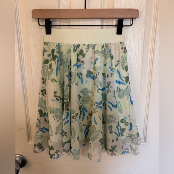 Aritzia Dresses & Skirts - Wilfred Pleated Chiffon Skirt XS – Floral Watercolor Print Cream Aritzia Skirt